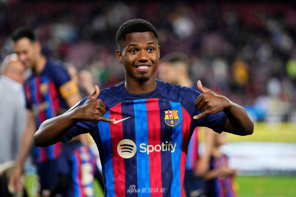 皇马中场贝 皇马中场贝